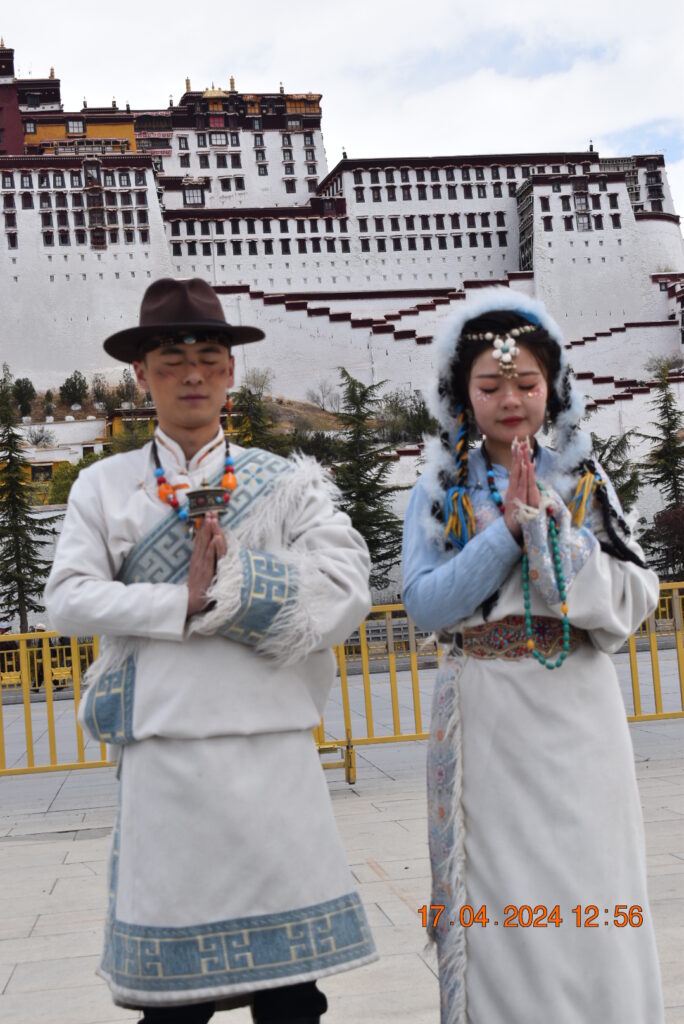 songsen gampo and princess wenchen potala square